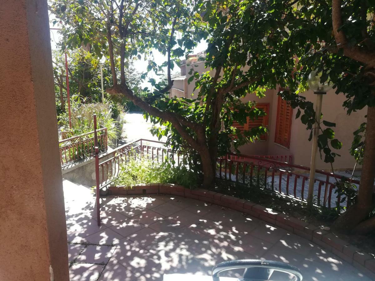 Elegance apartment Taormina Letojanni Exterior foto